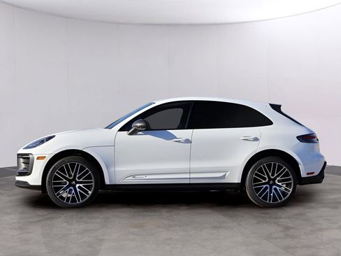 New 2026 Porsche Macan image 2