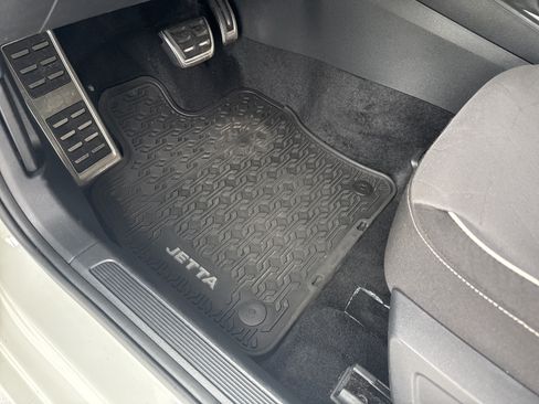 Used 2025 Volkswagen Jetta Sport FWD image 16