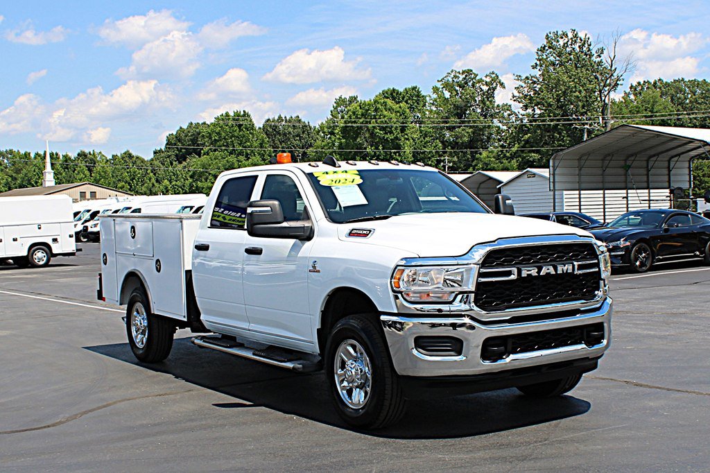 Used 2024 RAM 2500 Tradesman w/ Chrome Appearance Group AWD/4WD image 2