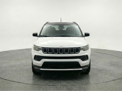 Used 2025 Jeep Compass Limited AWD/4WD image 2