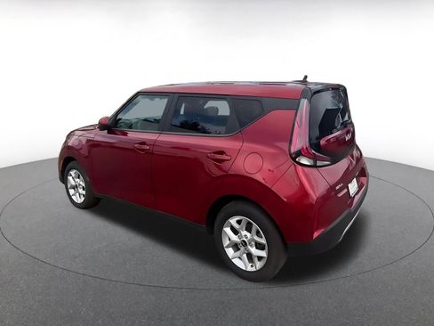 Used 2025 Kia Soul LX w/ LX Technology Package FWD image 10