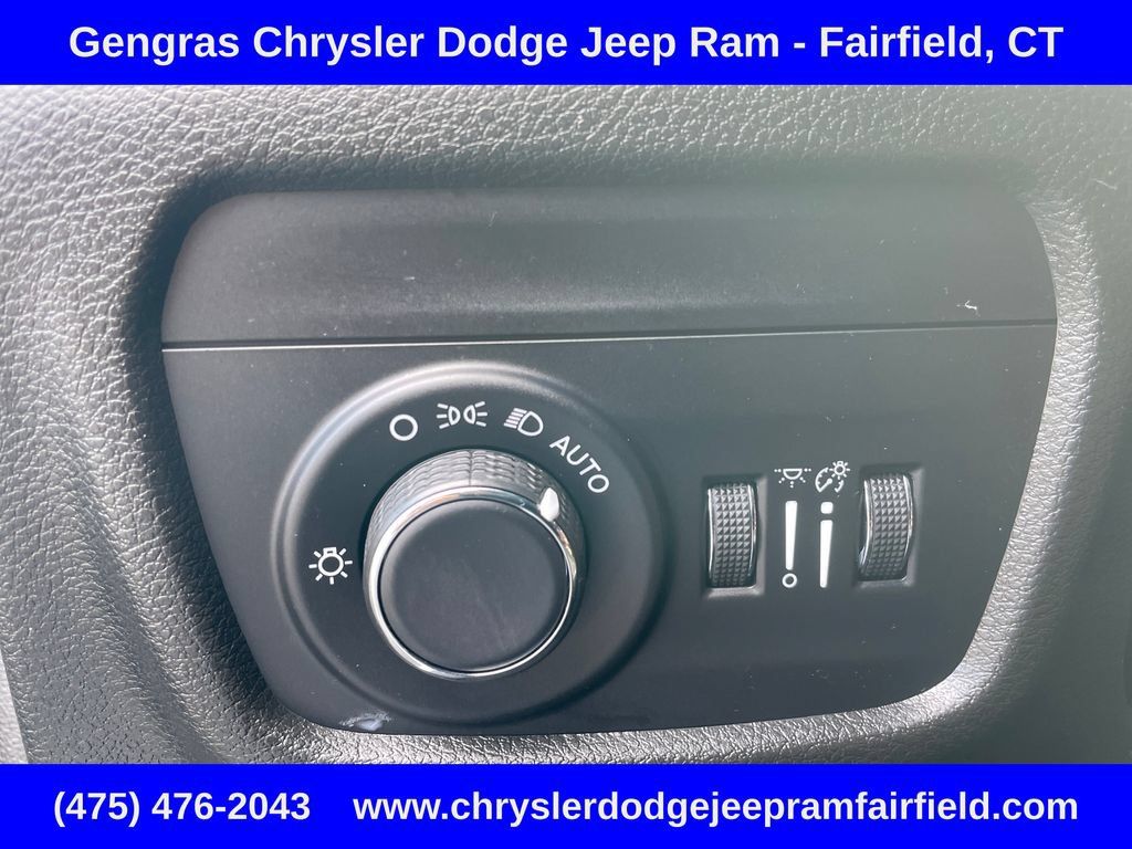 Used 2023 Jeep Grand Cherokee L Altitude AWD/4WD image 55