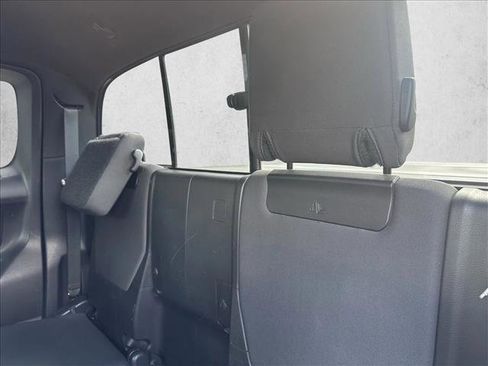 Used 2017 Toyota Tacoma SR5 AWD/4WD image 24