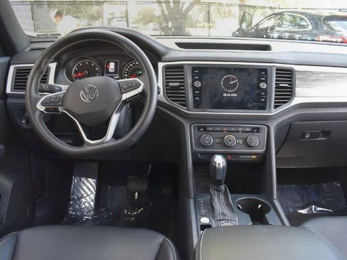 Used 2021 Volkswagen Atlas Cross Sport SE w/ Panoramic Sunroof Package image 19