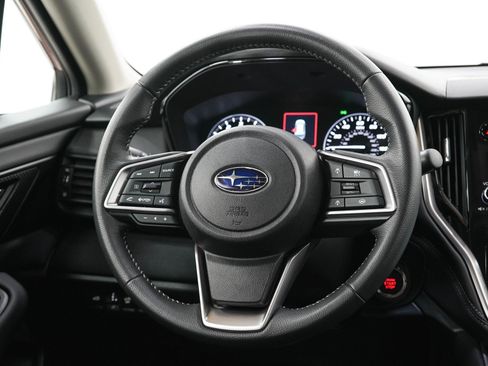 Used 2025 Subaru Outback Premium AWD/4WD image 17