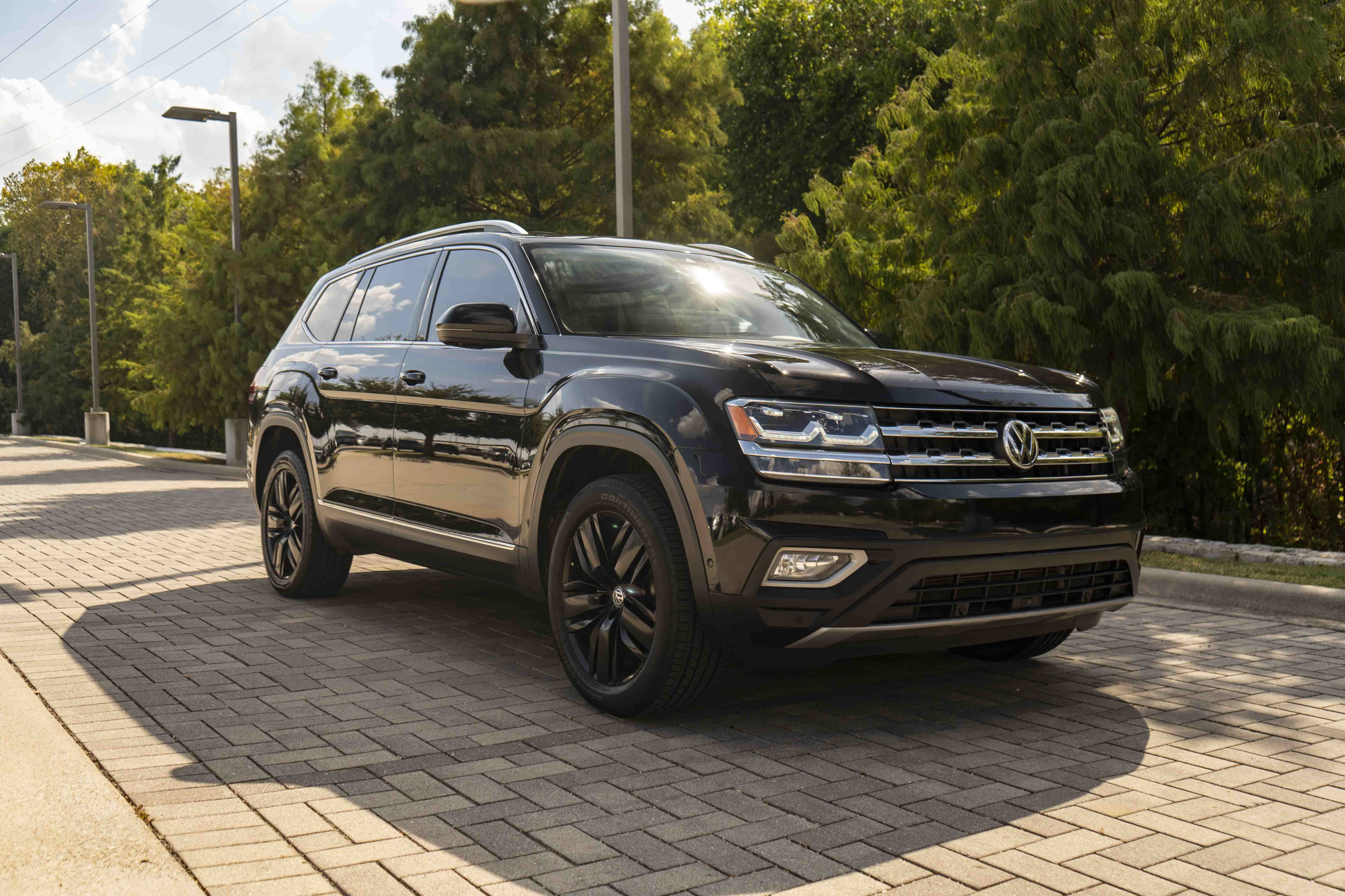 Used 2019 Volkswagen Atlas SEL Premium AWD/4WD image 2