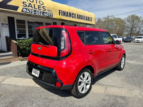 Used 2016 Kia Soul + image 3