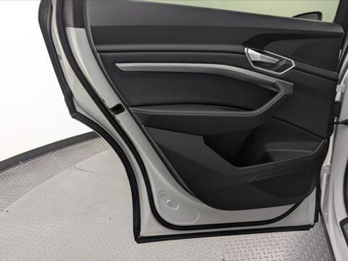 Used 2021 Audi e-tron Premium w/ Convenience Plus Package image 14