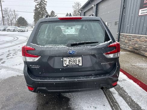 Used 2022 Subaru Forester Base AWD 4dr Crossover image 4