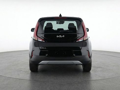 Used 2025 Kia Soul LX w/ LX Technology Package FWD image 7