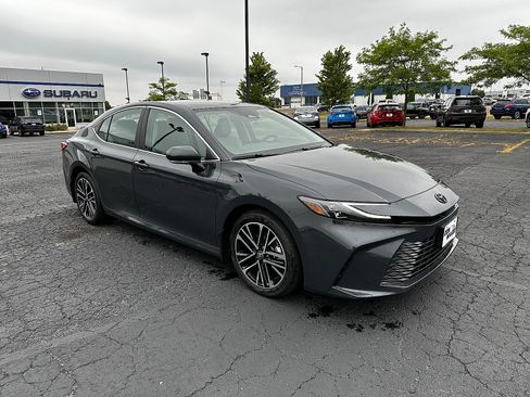 Used 2026 Toyota Camry XLE FWD image 1