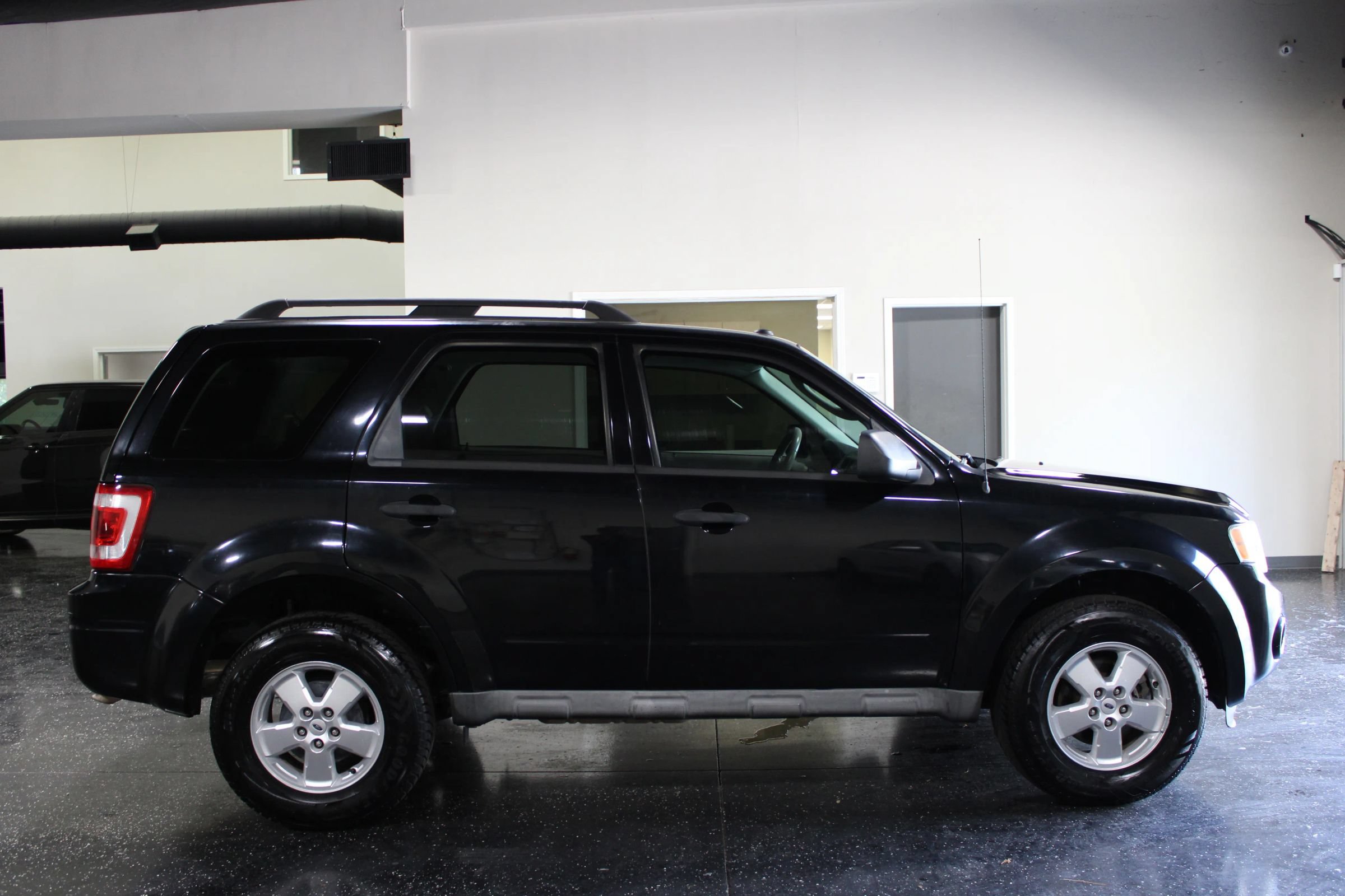 Used 2009 Ford Escape XLT FWD image 2