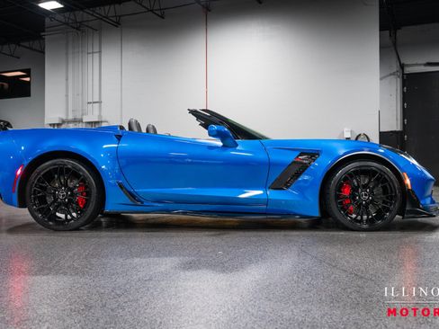 Used 2015 Chevrolet Corvette Z06 w/ 3LZ Preferred Equipment Group RWD image 6