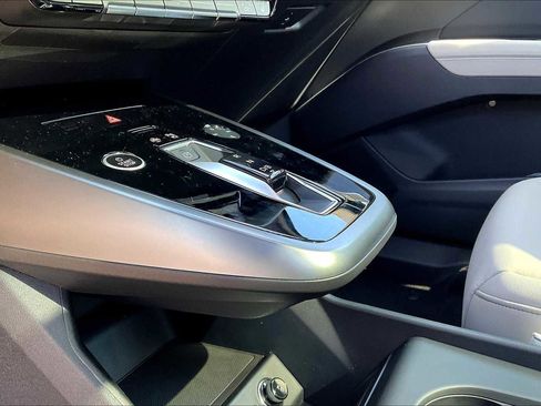 New 2026 Audi Q4 e-tron Premium image 7
