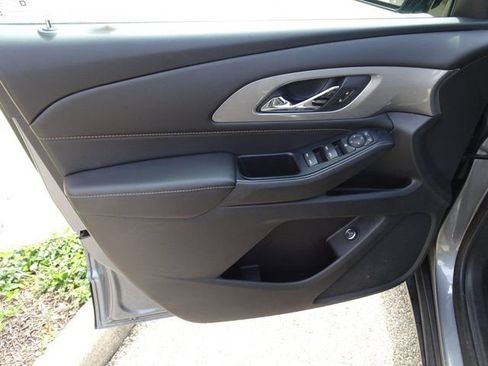 Used 2019 Chevrolet Traverse LT FWD image 12