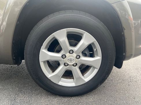 Used 2010 Toyota RAV4 Limited image 32