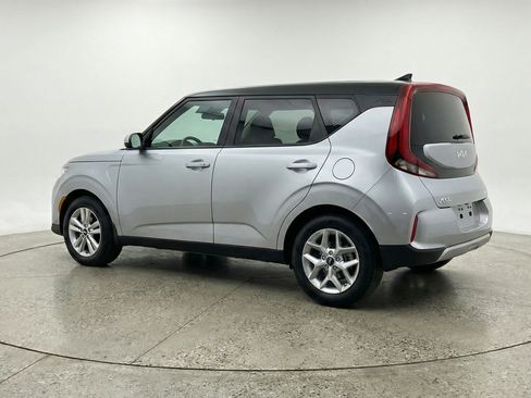 Used 2025 Kia Soul LX w/ LX Technology Package image 6