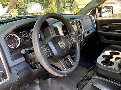 Used 2018 RAM 1500 Classic SLT image 14