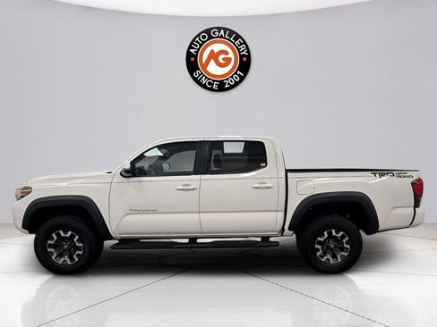 Used 2019 Toyota Tacoma TRD Off-Road w/ Technology Package RWD image 6