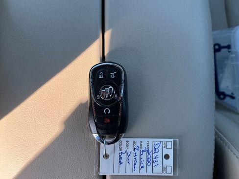 Used 2020 Buick Envision Premium w/ Driver Confidence Package image 23