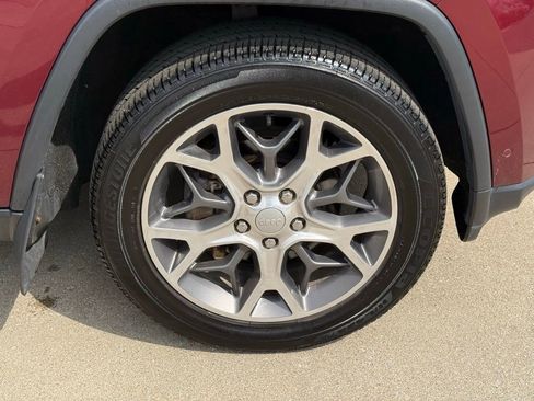 Used 2020 Jeep Grand Cherokee Limited w/ Luxury Group II image 9