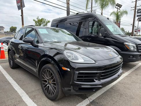 Used 2019 Porsche Cayenne AWD/4WD image 1
