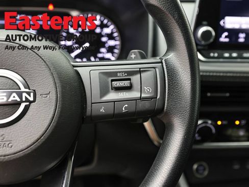 Used 2023 Nissan Rogue S AWD/4WD image 16