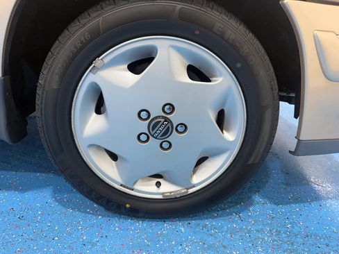 Used 1996 Volvo 960 Sedan RWD image 45