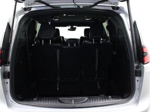 Used 2022 Chrysler Pacifica Touring-L w/ Uconnect Theater Family Group FWD image 15