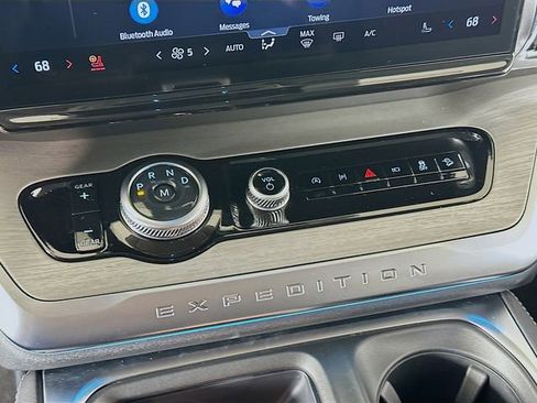 New 2025 Ford Expedition Max Platinum image 13