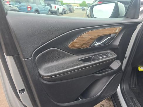 Used 2020 GMC Terrain SLE w/ Driver Convenience Package FWD image 13