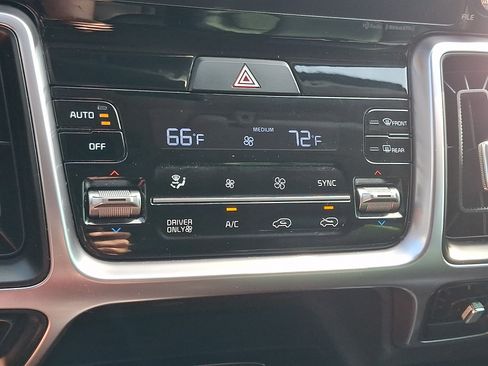 Used 2023 Kia Sorento EX AWD/4WD image 17
