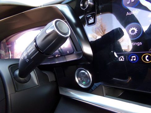 Used 2021 Chevrolet Corvette Stingray Coupe w/ Z51 Performance Package image 20