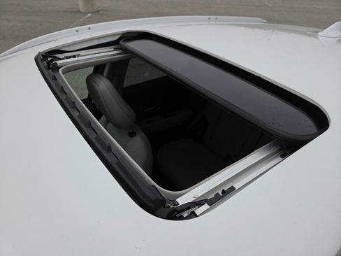 Used 2021 Honda HR-V EX image 3