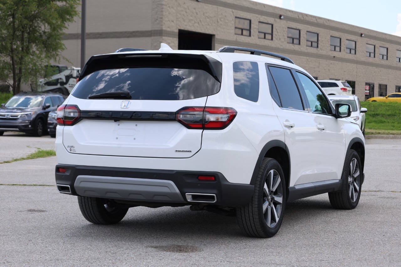 Used 2025 Honda Pilot Touring image 9
