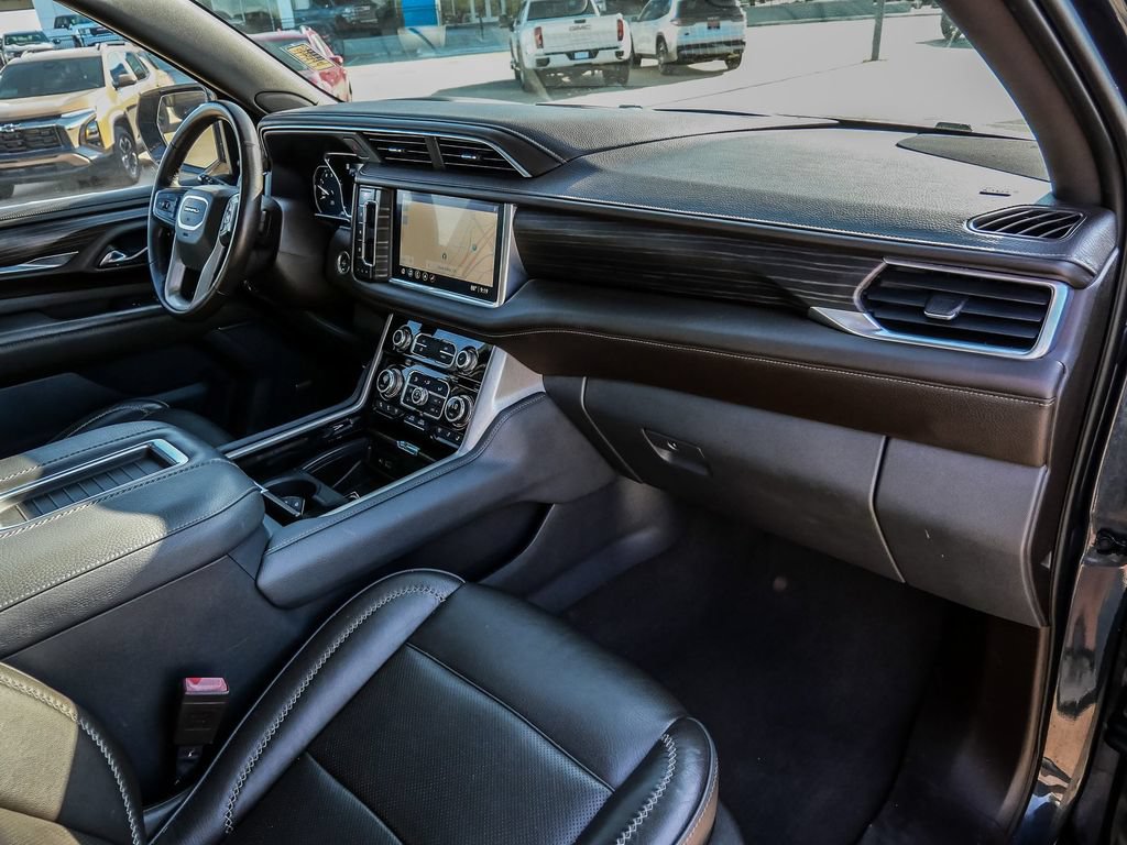 Used 2021 GMC Yukon Denali w/ Denali Premium Package RWD image 17