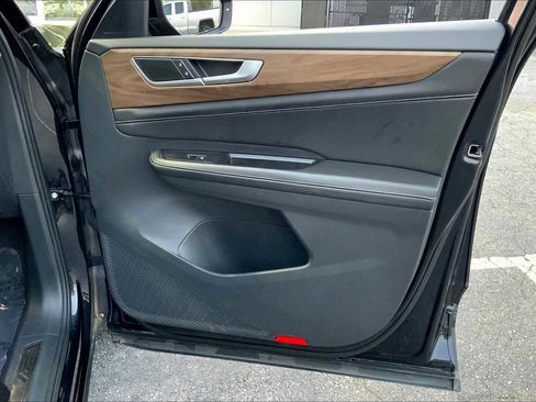 Used 2024 Volkswagen Atlas SE image 21