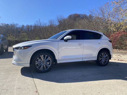 New 2025 MAZDA CX-5 Signature image 2
