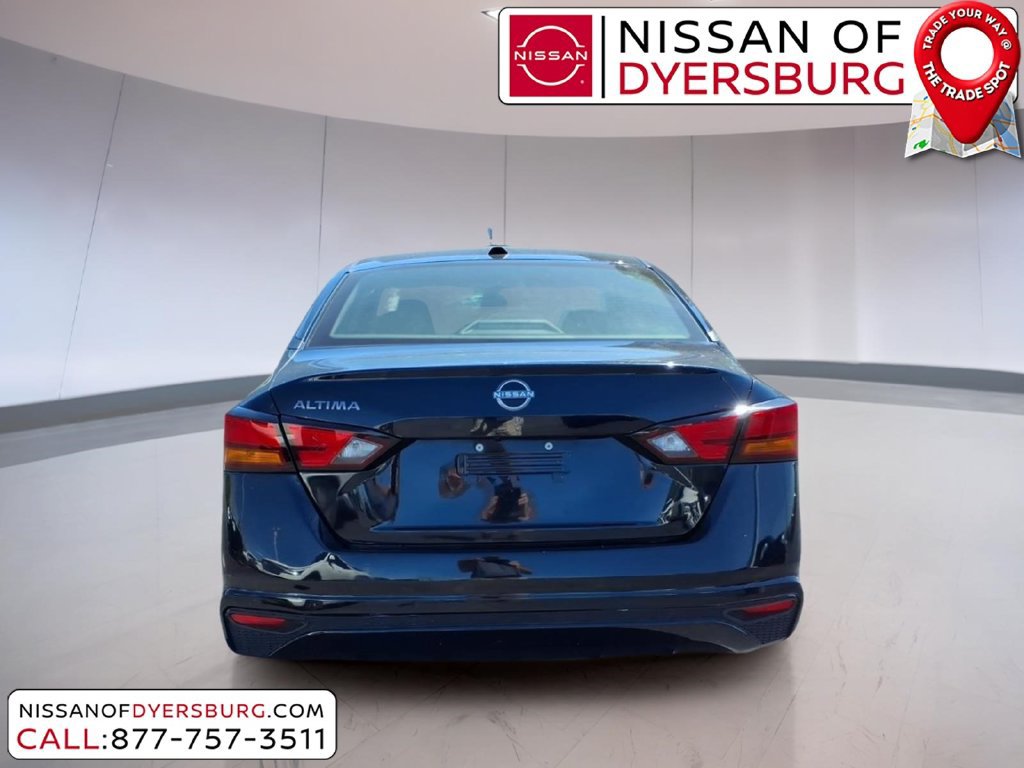 Used 2025 Nissan Altima 2.5 SV FWD image 4