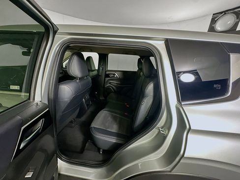 Used 2024 Mitsubishi Outlander SE image 26