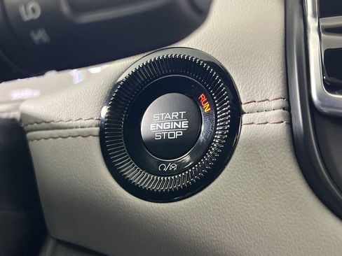 Used 2023 Jeep Compass Limited AWD/4WD image 17