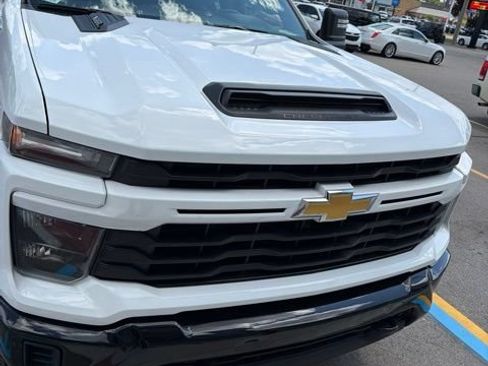 Used 2024 Chevrolet Silverado 2500 Custom w/ Custom Value Package AWD/4WD image 2