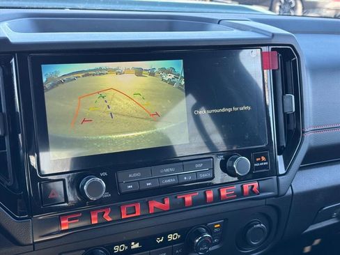 Used 2025 Nissan Frontier Pro-X image 24