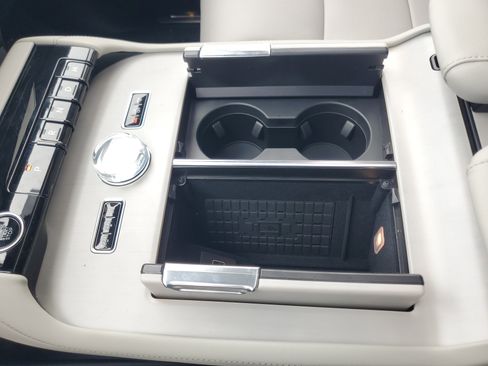 New 2026 Lincoln Navigator Reserve image 26