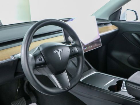 Used 2021 Tesla Model Y Long Range AWD/4WD image 20