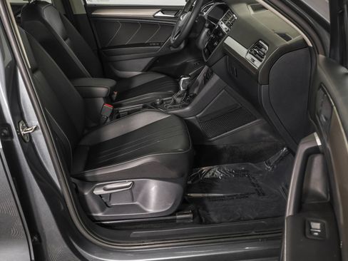 Used 2024 Volkswagen Tiguan SE w/ Panoramic Sunroof Package AWD/4WD image 45