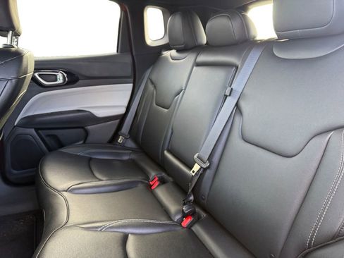 Certified 2025 Jeep Compass Limited image 14