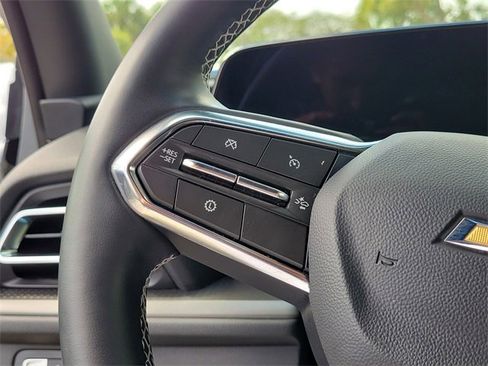 Used 2025 Chevrolet Traverse LT image 22