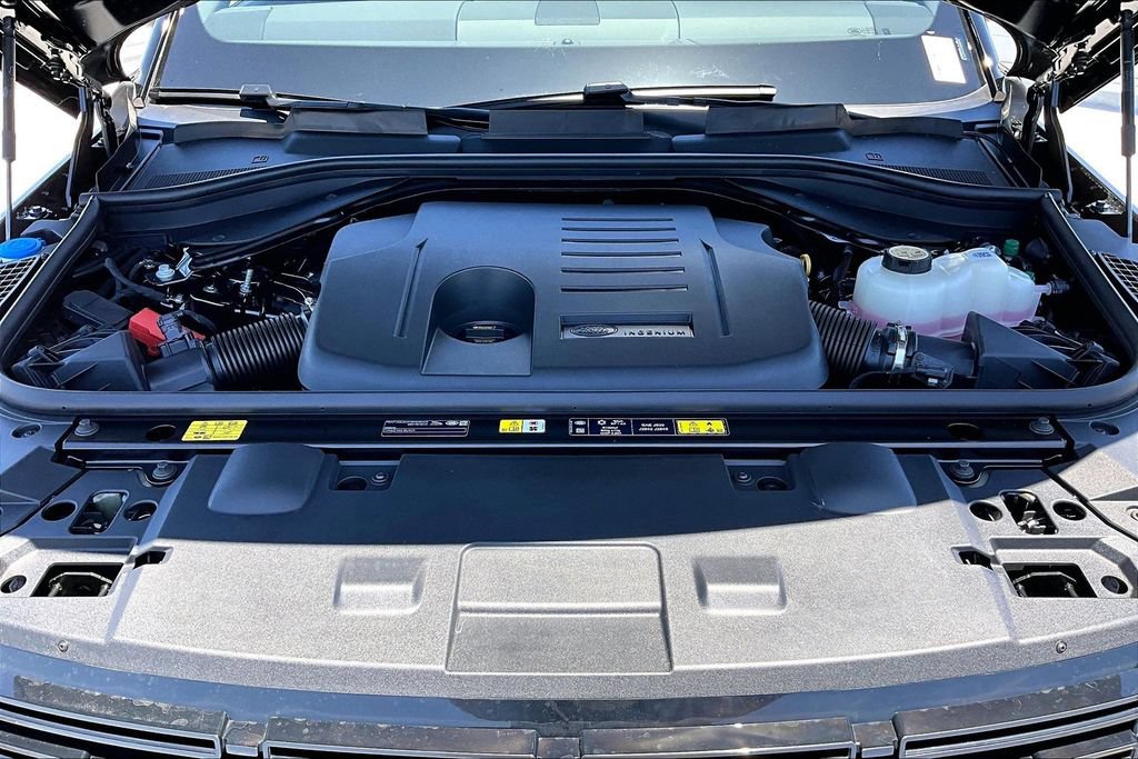 New 2026 Land Rover Range Rover Sport Dynamic SE AWD/4WD image 12
