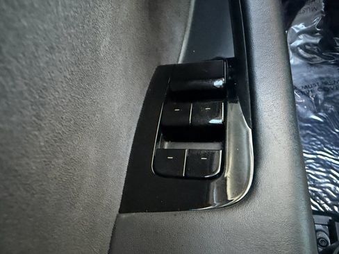 Used 2020 Tesla Model Y Long Range image 28